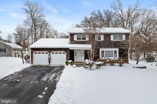 8 Liberty Ln, Somerset, NJ, 08873-2813 | Card Image