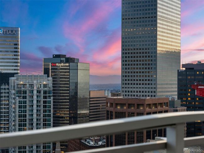 UNIT-2524L - 2001 Lincoln St, Condo with 4 bedrooms, 4 bathrooms and 2 parking in Denver CO | Image 4