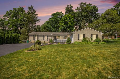 3172 Branch Ct, Wixom, MI, 48393-1200 | Card Image