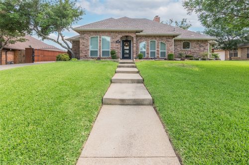 2919 Sweet Briar St, Grapevine, TX, 76051-2651 | Card Image