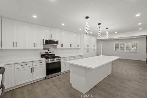 17434 Laurel St, Hesperia, CA, 92345-6528 | Card Image