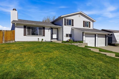 2834 Cherokee Ln, Casper, WY, 82604-3671 | Card Image