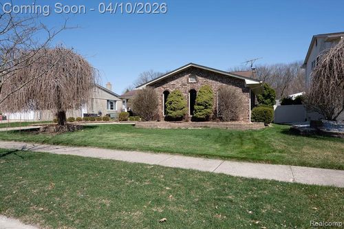 14284 Balmoral St, Riverview, MI, 48193-7902 | Card Image