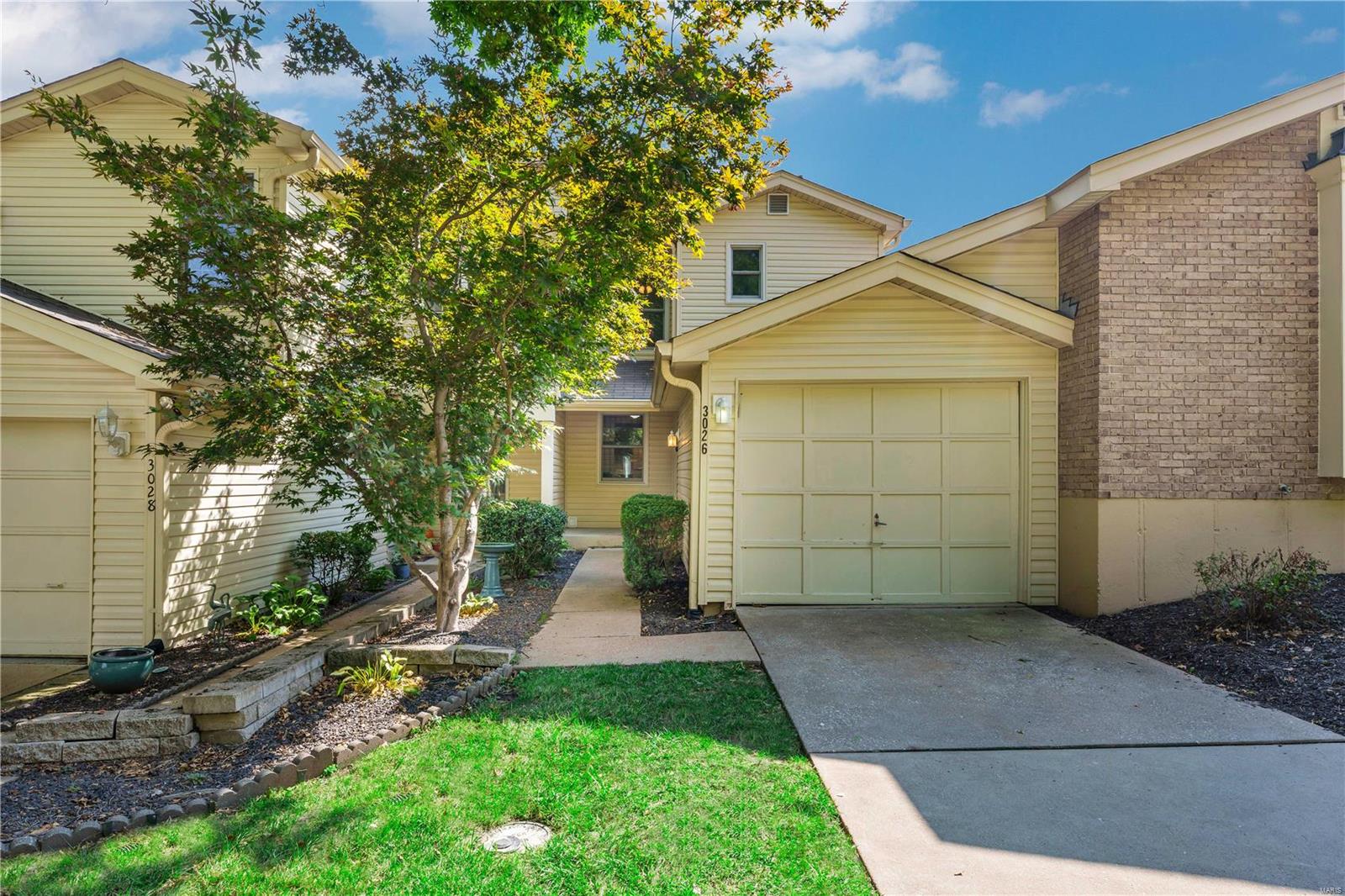 Autumn Shores Dr, Maryland Heights, MO 63043