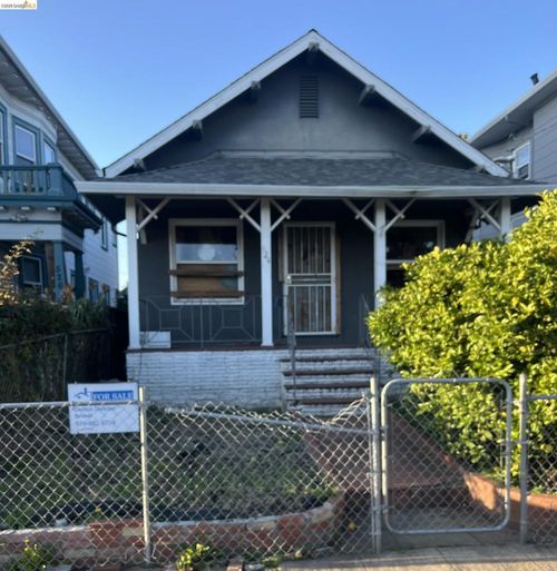 524 43rd St, Oakland, CA, 94609-2036 | Card Image