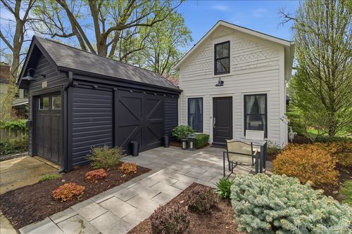 320 6th St, Geneva, IL, 60134-2624 | Card Image