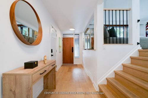 4 Aveline Cres, Scarborough, ON, M1H2P5 | Card Image