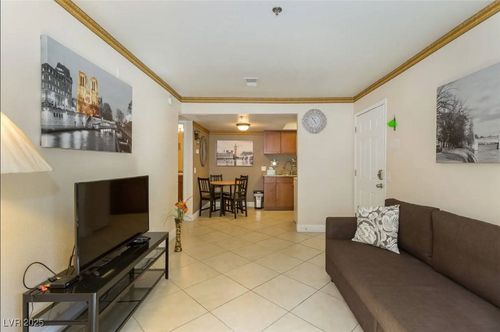 2049-4200 S Valley View Blvd, Las Vegas, NV, 89103-4029 | Card Image