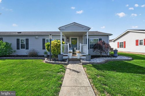 102 Daisy Ln, ROYERSFORD, PA, 19468-3447 | Card Image
