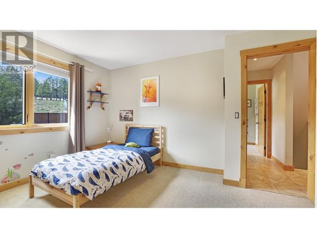 1910 Pineridge Dr, House other with 5 bedrooms, 3 bathrooms and 23 parking in Invermere BC | Image 37