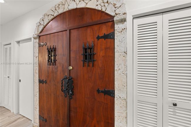 13505 Sw 83 Rd Ct, House other with 4 bedrooms, 4 bathrooms and null parking in Pinecrest FL | Image 23