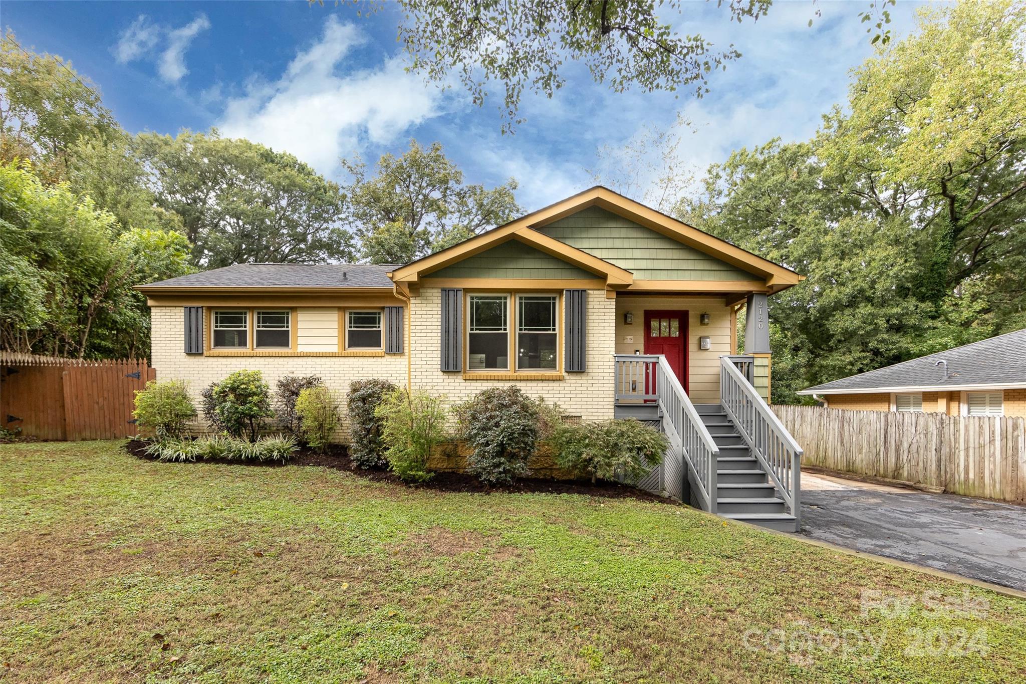Dalehurst Dr, Charlotte, NC 28205