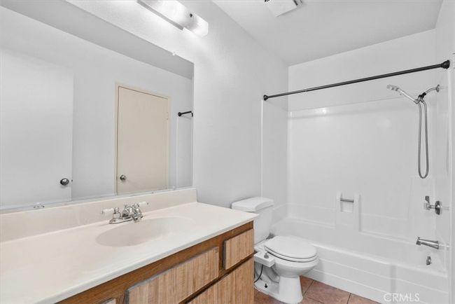 Primary Bathroom | Image 12