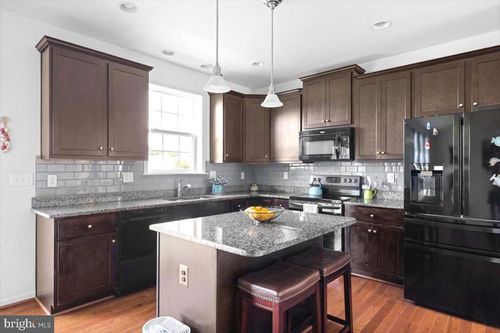 100 Taylor Ct, STEPHENSON, VA, 22656-2236 | Card Image