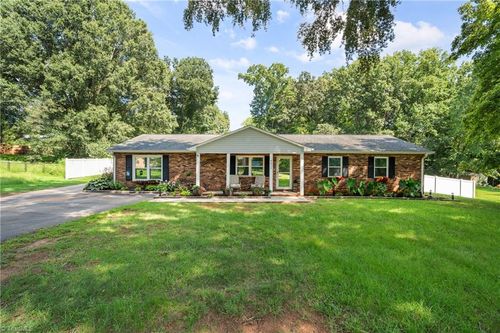 4611 Bridle Path, Winston Salem, NC, 27103-9767 | Card Image