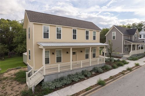 233 E 10th St, Fayetteville, AR, 72701-6253 | Card Image