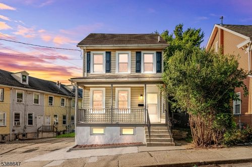 330 Chambers St, Phillipsburg, NJ, 08865-2916 | Card Image