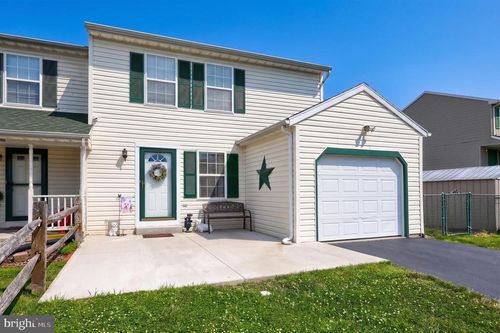 1902 Wyatt Cir, DOVER, PA, 17315-3672 | Card Image