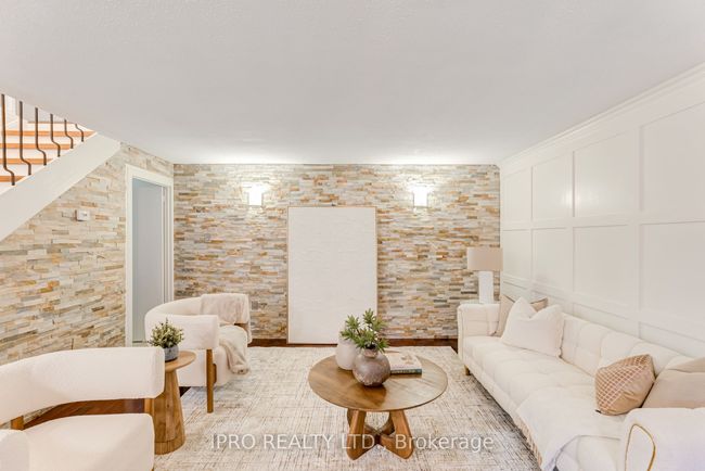 61 - 130 Ling Rd, Condo with 4 bedrooms, 2 bathrooms and 1 parking in Toronto ON | Image 13