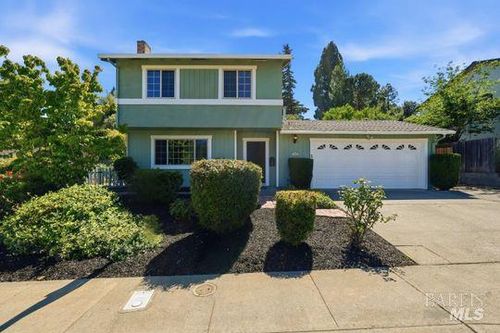 208 Essex Way, Benicia, CA, 94510 | Card Image