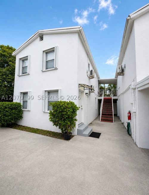 2-127 Nw 47th Ter, Miami, FL, 33127-2471 | Card Image