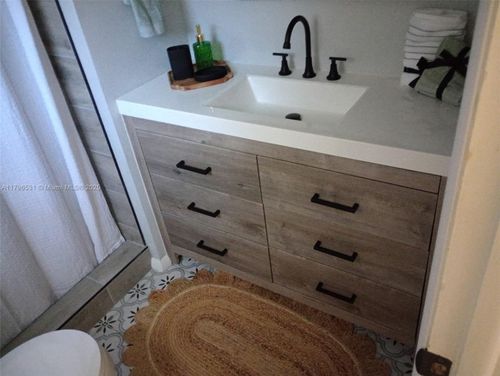 368 Tihami Rd, Venice, FL, 34293-1732 | Card Image