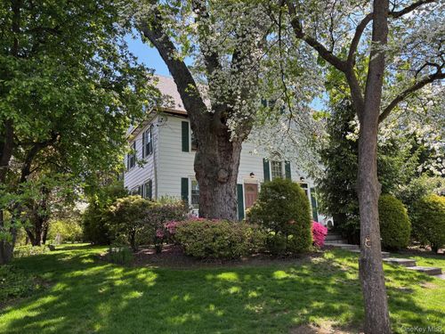 8 Hobart St, Bronxville, NY, 10708-1805 | Card Image