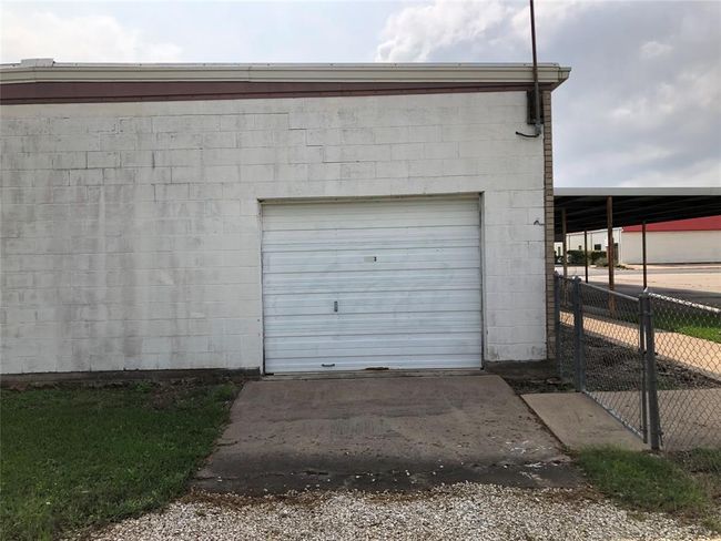 Rear Garage Entry | Image 18