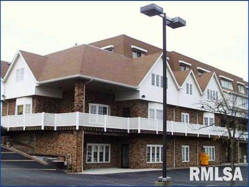 20s-2435 Kimberly Rd, Bettendorf, IA, 52722-3500 | Card Image