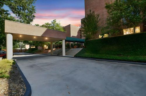 apt-306-9333 Memorial Dr, Houston, TX, 77024-5739 | Card Image