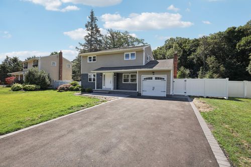 12 Somerset Dr, Commack, NY, 11725-1617 | Card Image