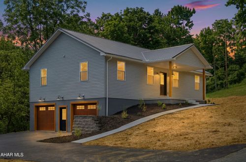 1021 Palm Spring Lane, Altoona, PA, 16601 | Card Image