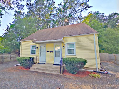 8 Howard Ct, East Hartford, CT, 06108-2730 | Card Image