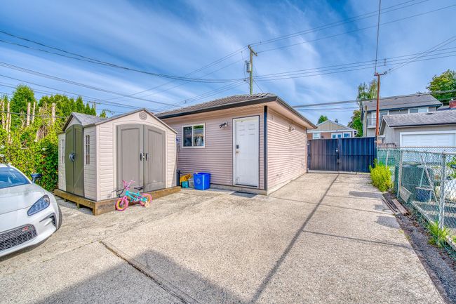 View of shed | Image 27