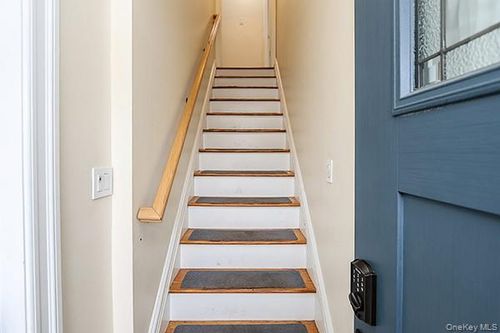 fl-2nd-926 Second Ave, Franklin Square, NY, 11010-1926 | Card Image