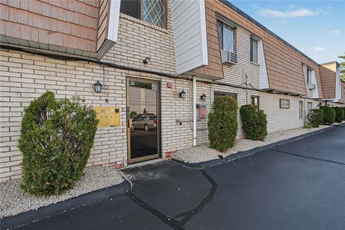 207-132 Hoffman Ave, Cranston, RI, 02920-4554 | Card Image