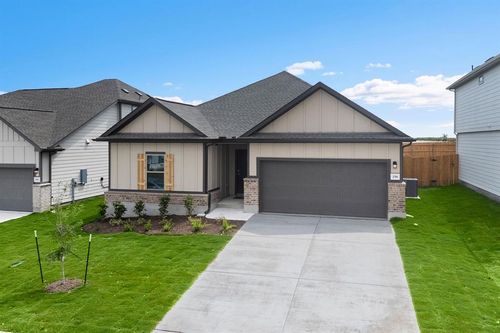 256 Little Green Trl, Jarrell, TX, 76537-5041 | Card Image