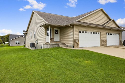 1135 Redbud Ave, Tiffin, IA, 52340-4901 | Card Image