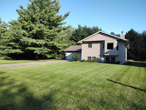 135 Liverpool Dr Se, Poplar Grove, IL, 61065-8807 | Card Image