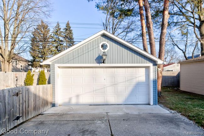 909 Irving Avenue, House other with 4 bedrooms, 3 bathrooms and null parking in Royal Oak MI | Image 49