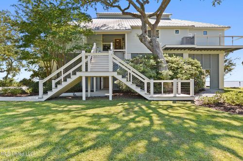 10817 Eagle Nest Rd, Ocean Springs, MS, 39564-8339 | Card Image