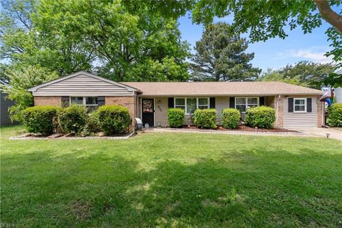 832 Parapet Rd, Chesapeake, VA, 23323-2420 | Card Image
