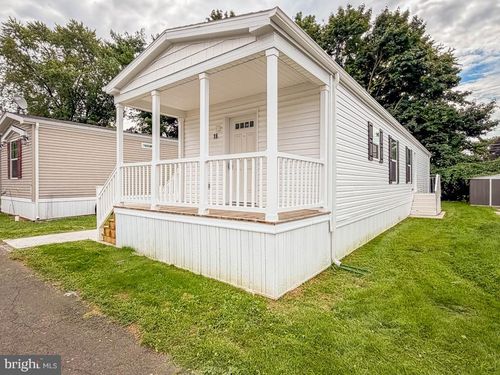 16 Kennedy Dr, FAIRLESS HILLS, PA, 19030-2009 | Card Image
