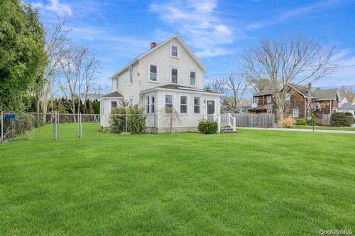 768 Old Medford Ave, Medford, NY, 11763-3562 | Card Image