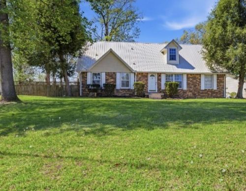 800 R S Bradley Blvd, Clarksville, TN, 37042-3843 | Card Image