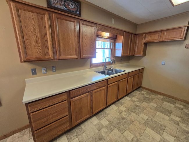 121 Main Ave N, House other with 2 bedrooms, 2 bathrooms and null parking in Jasper MN | Image 4