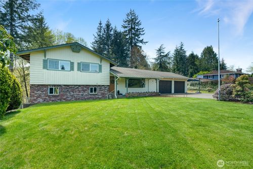 516 Lucky Ln, Aberdeen, WA, 98520-7960 | Card Image