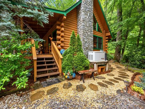58 Cabin Fever Trl, Maggie Valley, NC, 28751-4523 | Card Image