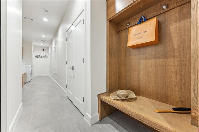 Custom Mud Bench Built In. | Image 13