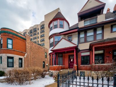 1317 E Hyde Park Boulevard, Home with 5 bedrooms, 2 bathrooms and 3 parking in CHICAGO IL | Image 2